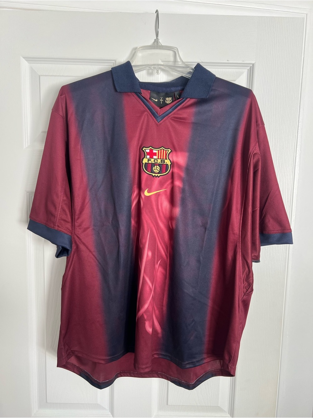 NEW CJ X NIKE X FC
BARCELONA
RETRO 2000/01 HOME SKELETON JERSEY